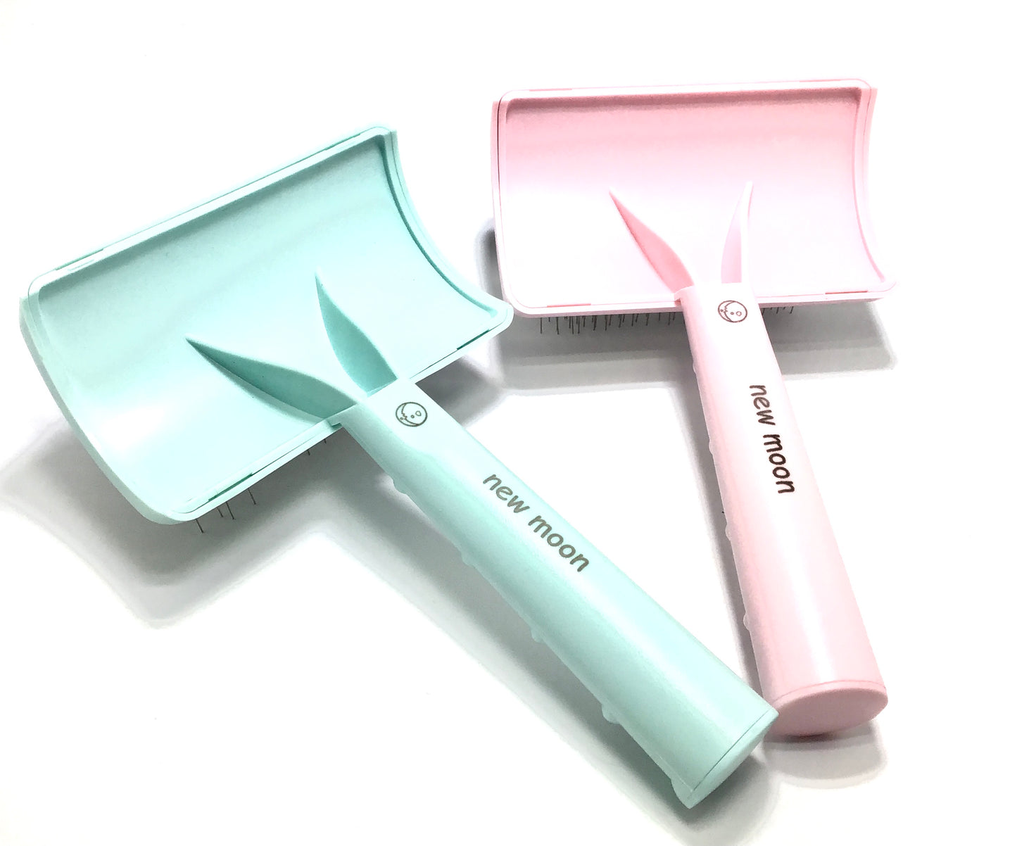 New Moon Long Tine Slicker Brush “ The Doodle”