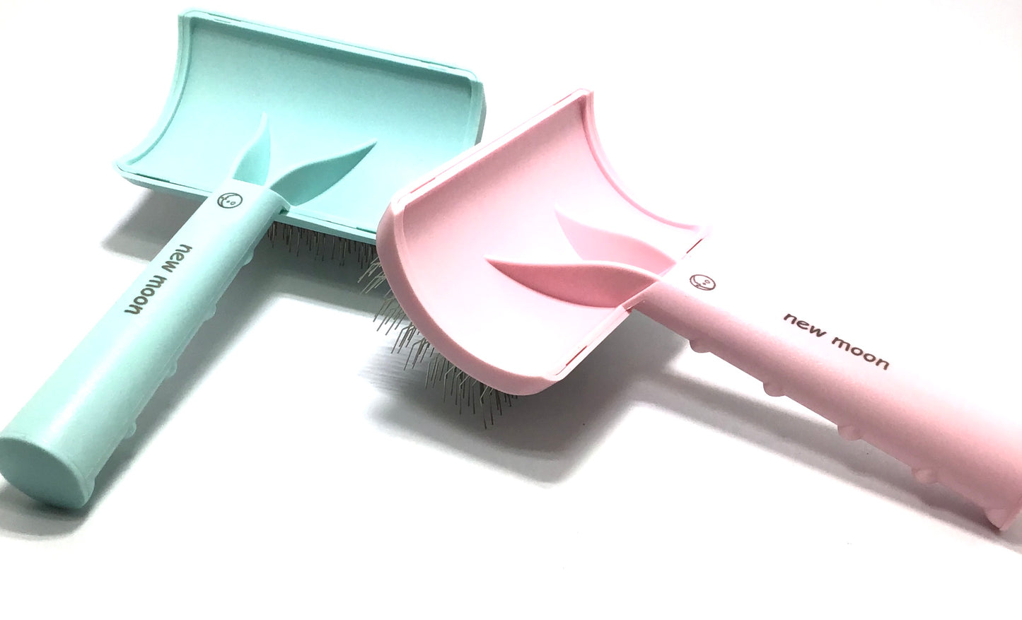 New Moon Long Tine Slicker Brush “ The Doodle”