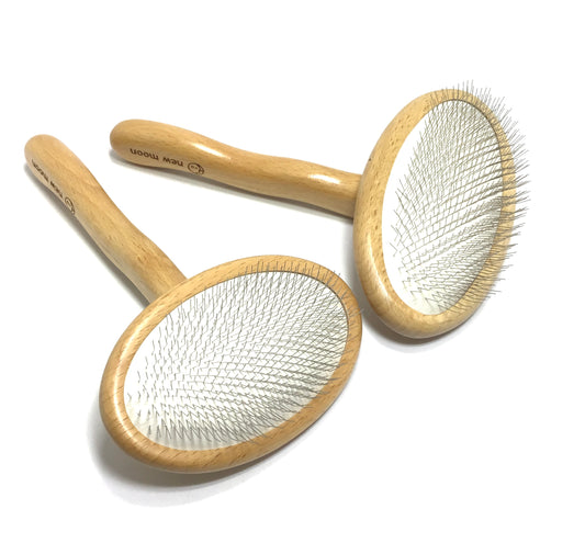 Oval Moon Slicker Brushes