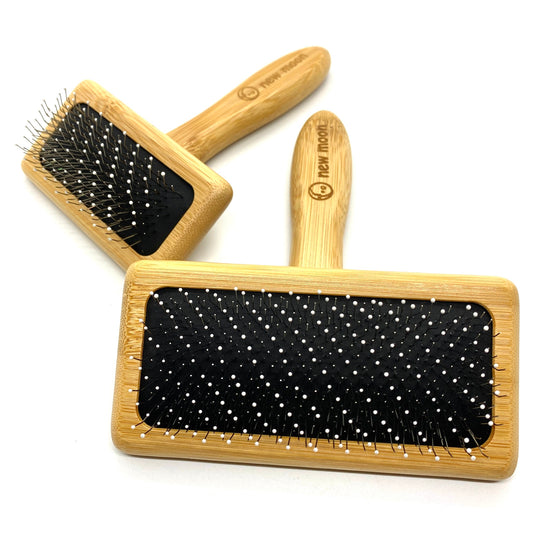 Earthy Bamboo Show Class Slicker Brush w/ round bead dots