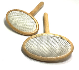 Oval Moon Slicker Brushes